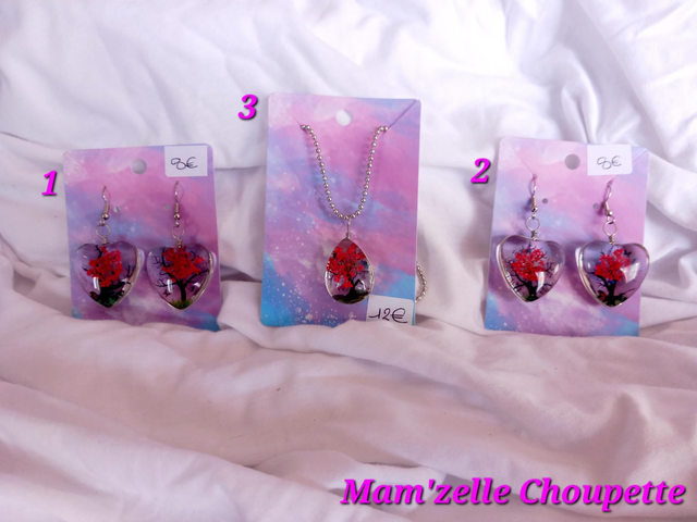 Boucles d&#039;oreilles et collier arbres de vie