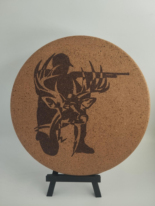 Dessous de plat en liège – Motif chasseur – Ø 18 cm 🦌🎯