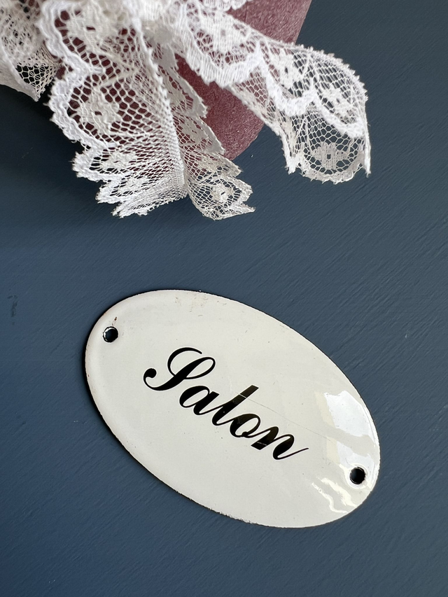 SALON - L&#039;ancienne plaque émaillée &quot;Salon&quot; de forme ovale