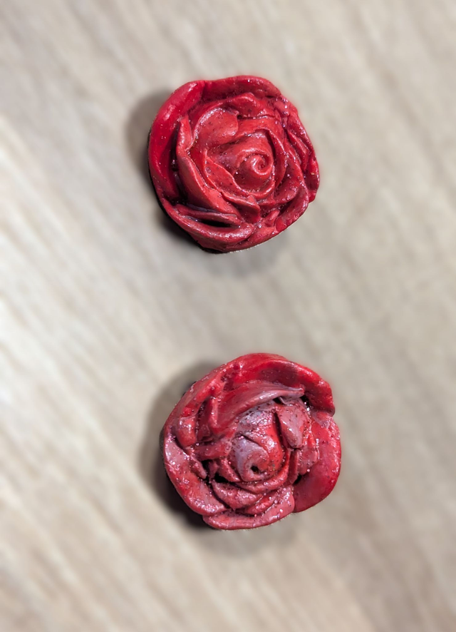 Broche petites roses