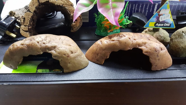 Resin cast hide/cave 