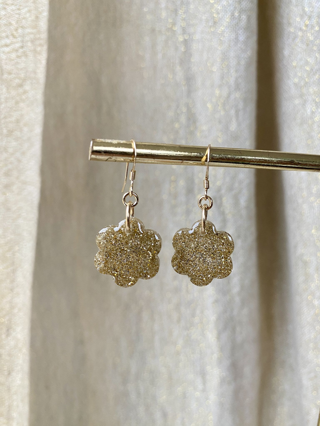 BO fleurs simples mini - paillettes fines or