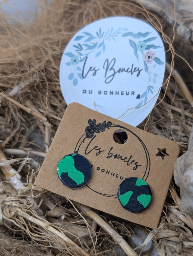 Boucles d&#039;oreilles puces léopard vert pu044