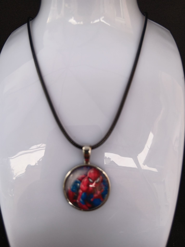 Collier Héros Préférés avec Cordon, Minnie, Mario, Spiderman et Plus !