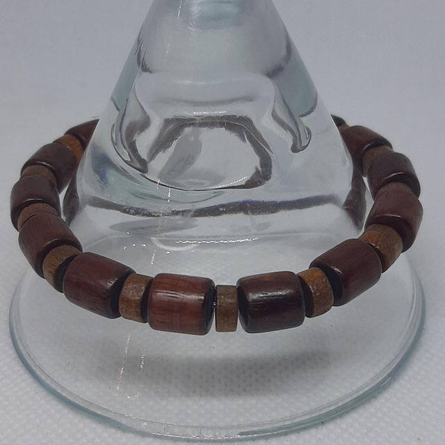 Bracelet en bois de santal 