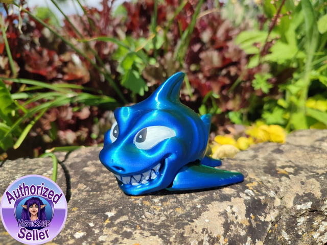 3D Printed Shark Puff Toy with Movable Fins – Articulated Ocean Fidget Figure, Cute Desk Companion, Flexible Marine Animal Collectible