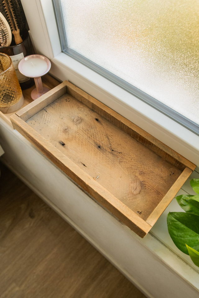 Plateau en bois à pieds ✨