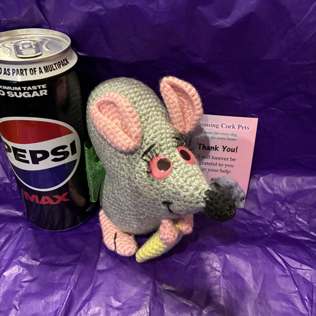 Love heart rodent with cheese 