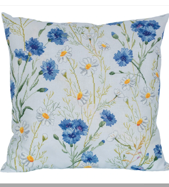Stickkissen Kornblumen und Kamille