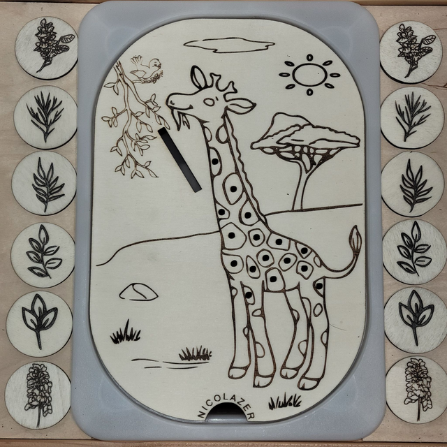 Insert sensoriel bois compatible trofast &quot;la girafe gourmande&quot;