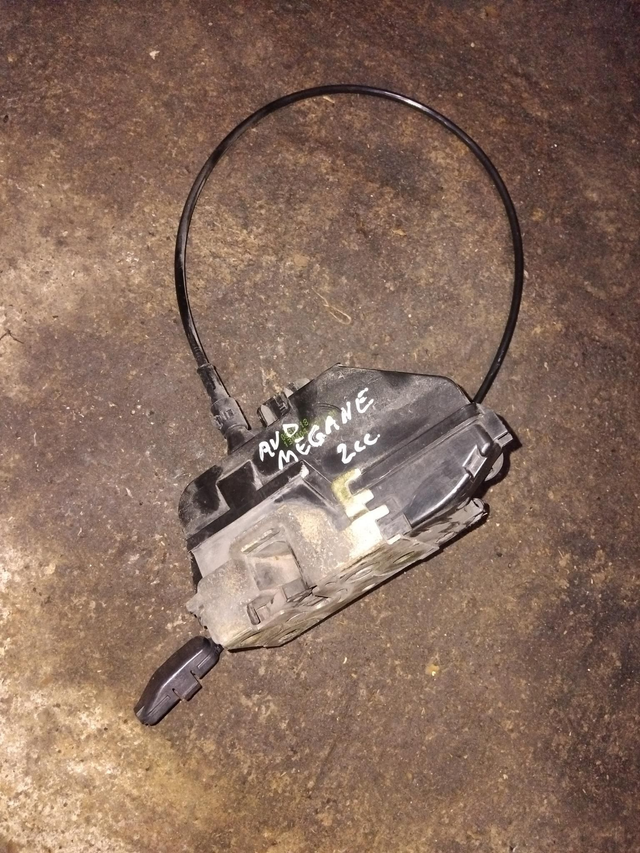 Serrure avant droite 