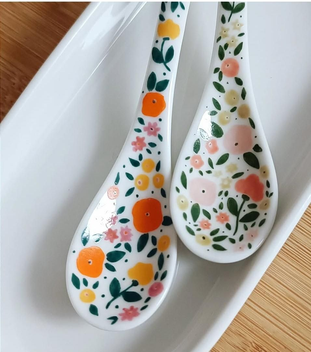 Cuillère MIAM en porcelaine