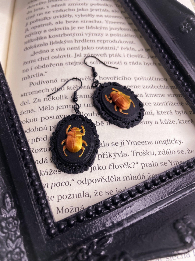 Náušnice Goth cameo brouk bronzový