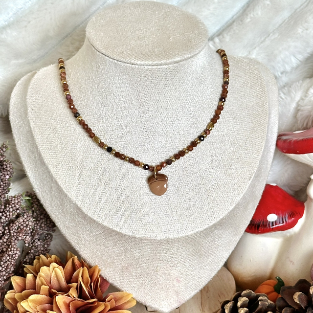 Collier à perles : marron pailletté 