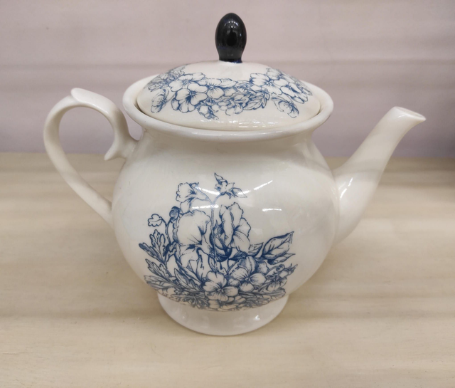 Teiera in porcellana