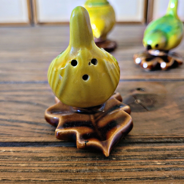 X Ensemble salière poivrier et moutardier en barbotine forme oiseau