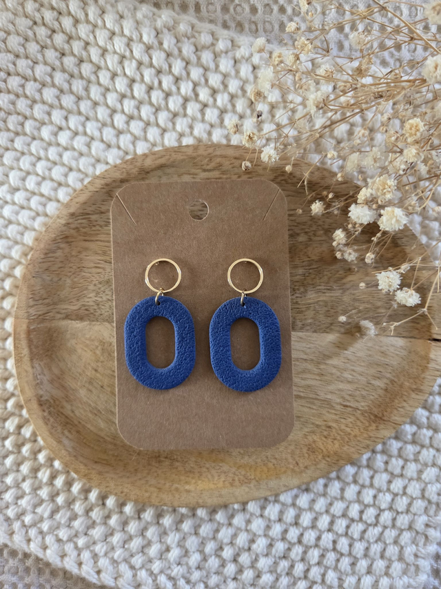 Boucles d&#039;oreilles Sybille texturées coloris bleu 