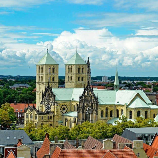 Dom über der Innenstadt