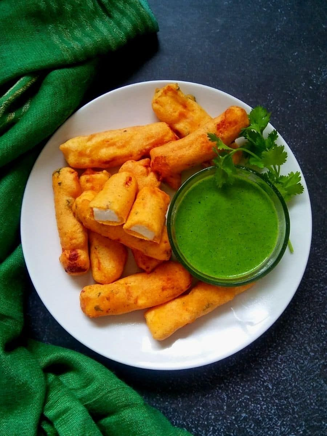 Paneer Pakoda (4 Pcs) – Crispy Cottage Cheese Fritters