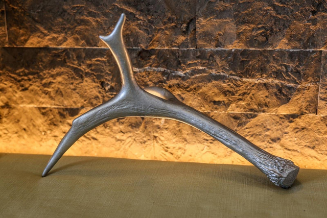 Spray Painted Antler Table Decor - Silver 3 points