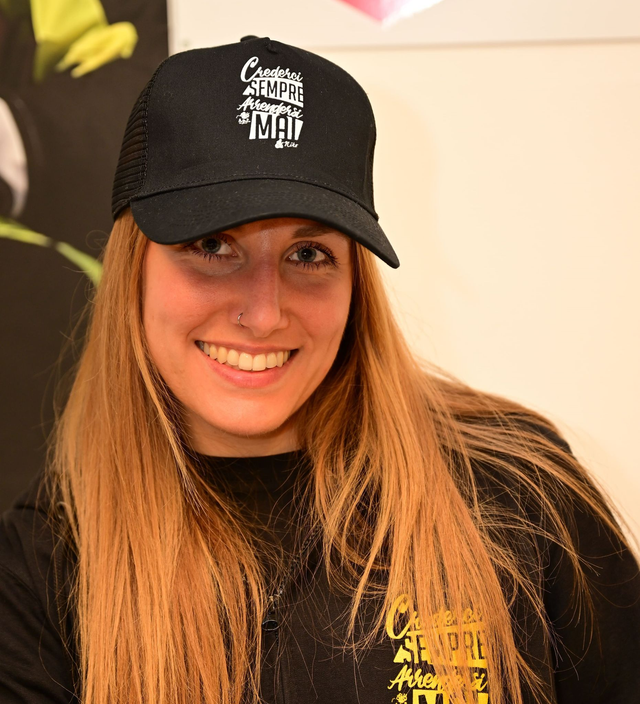 CAPPELLINO NERO TRAFORATO