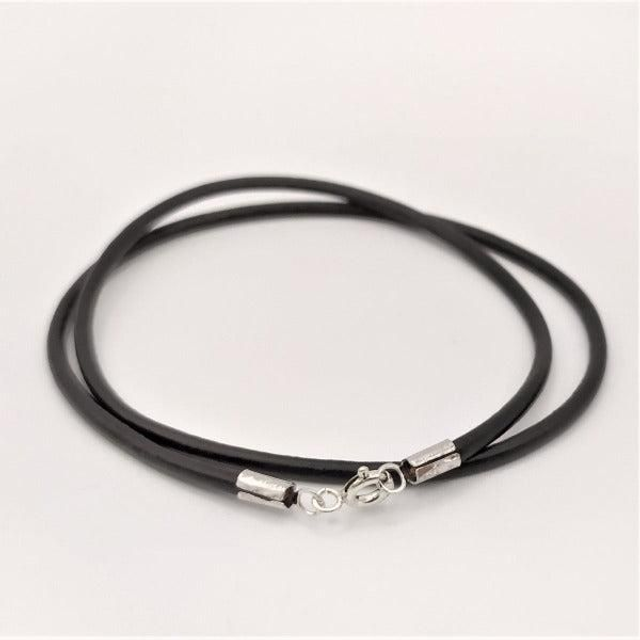 Collar de cueros 