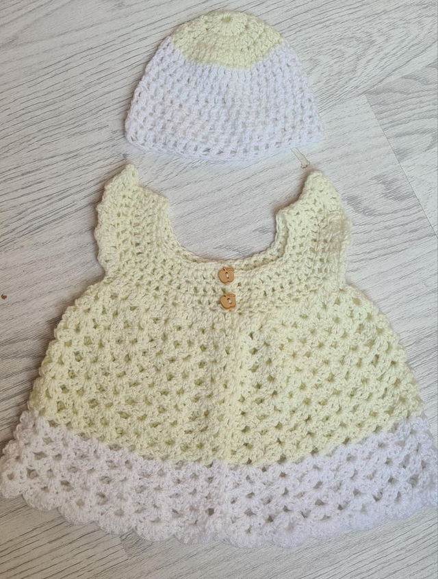 Crochet sleeveless baby cardigan hat yellow white prem-newborn doll