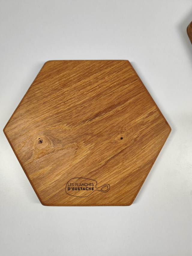 Dessous de plat en chêne hexagonale