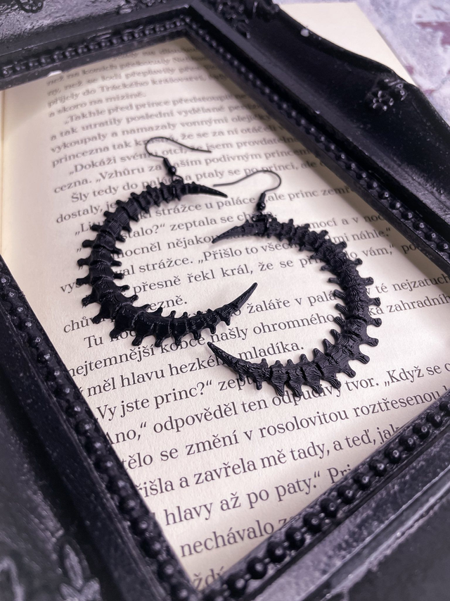 Náušnice Osteology Vertebrae Moon černé