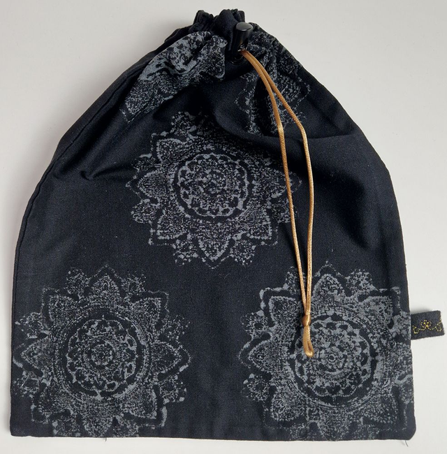 Mandala Pouch pattern 1