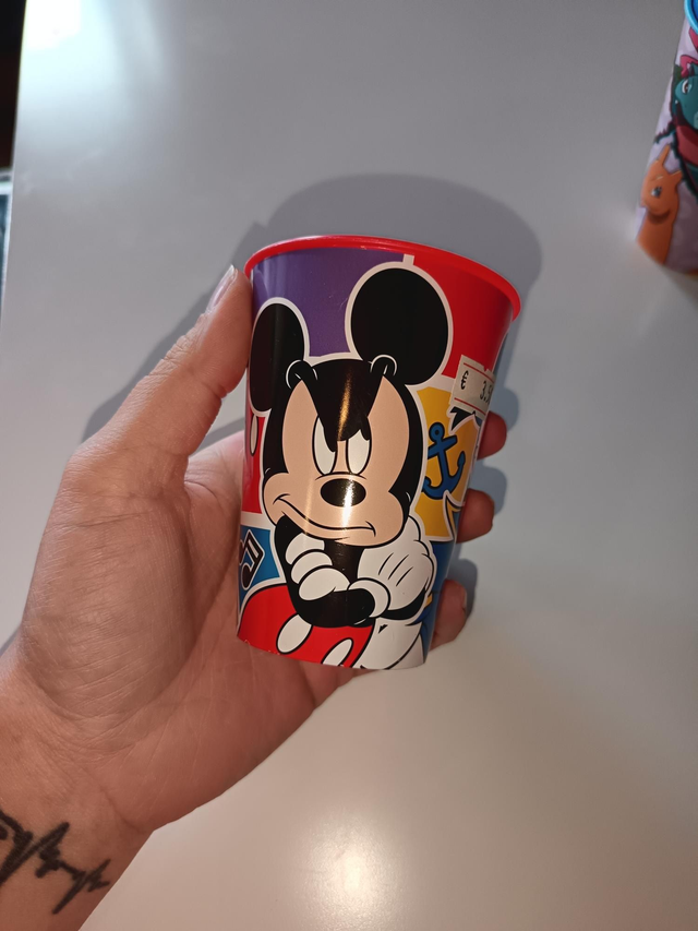 Gobelet mickey et ses amis 