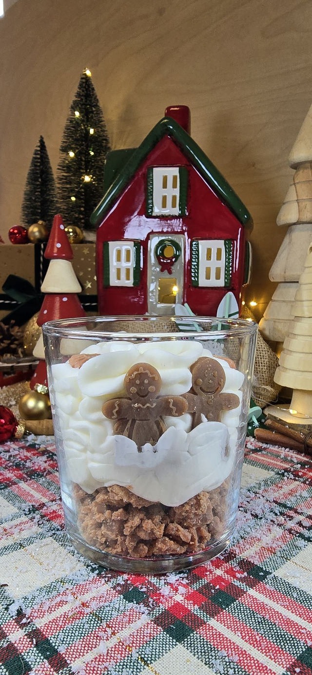 🍪 Bougie Chantilly – Mini Bonhommes