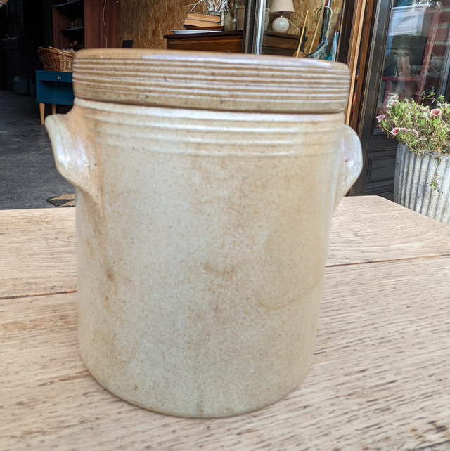 Pot à graisse beige clair