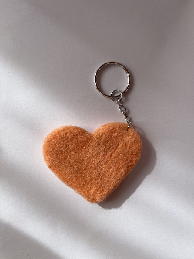 Llavero corazón naranja claro