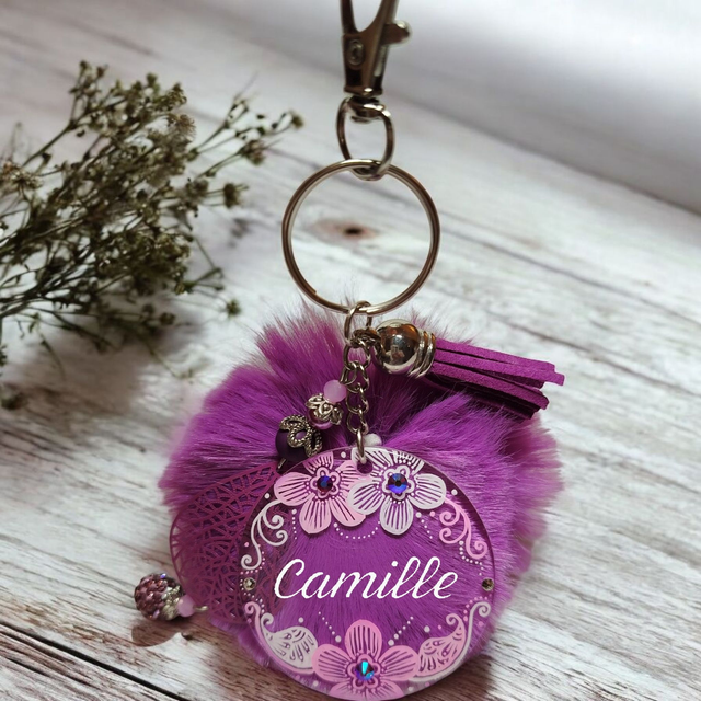 Bijou de sac prénom personnalisé dessiné à la main violine