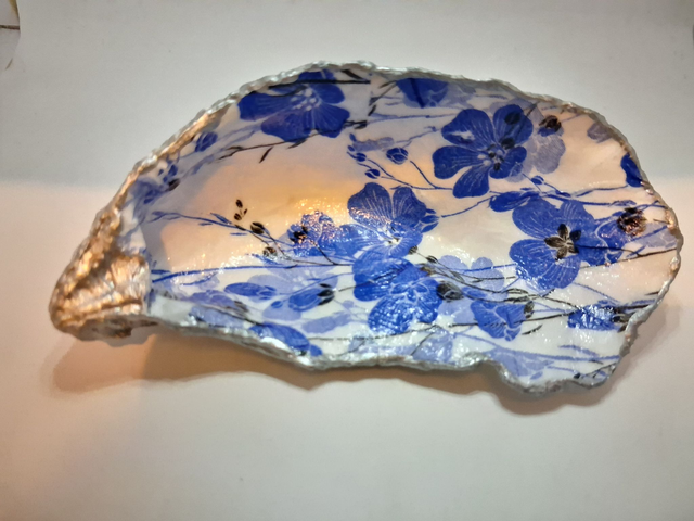 Blue flower design trinket dish 