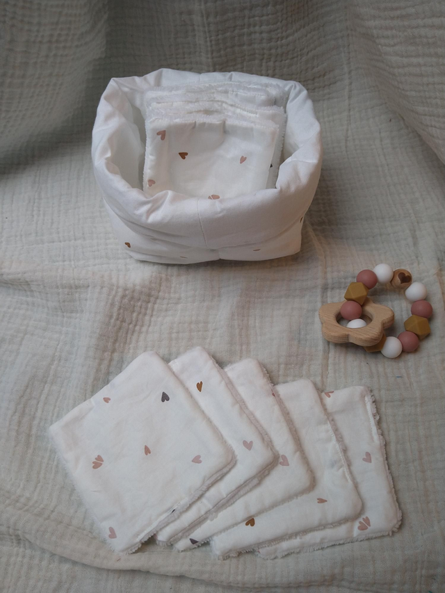 Panière à lingettes avec 10 lingettes  P'tit Coeur