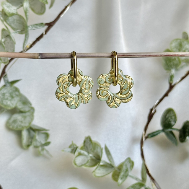Les fleurs feuilles d’or (sans créoles) 