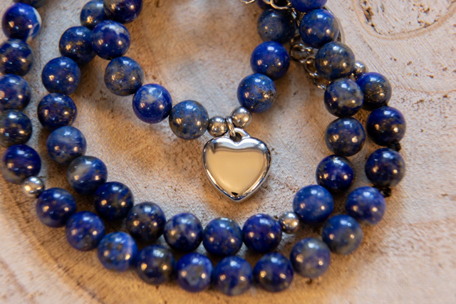 Collier ras de cou LAPIS LAZULI et pendentif coeur - "Cœur d'Azur"