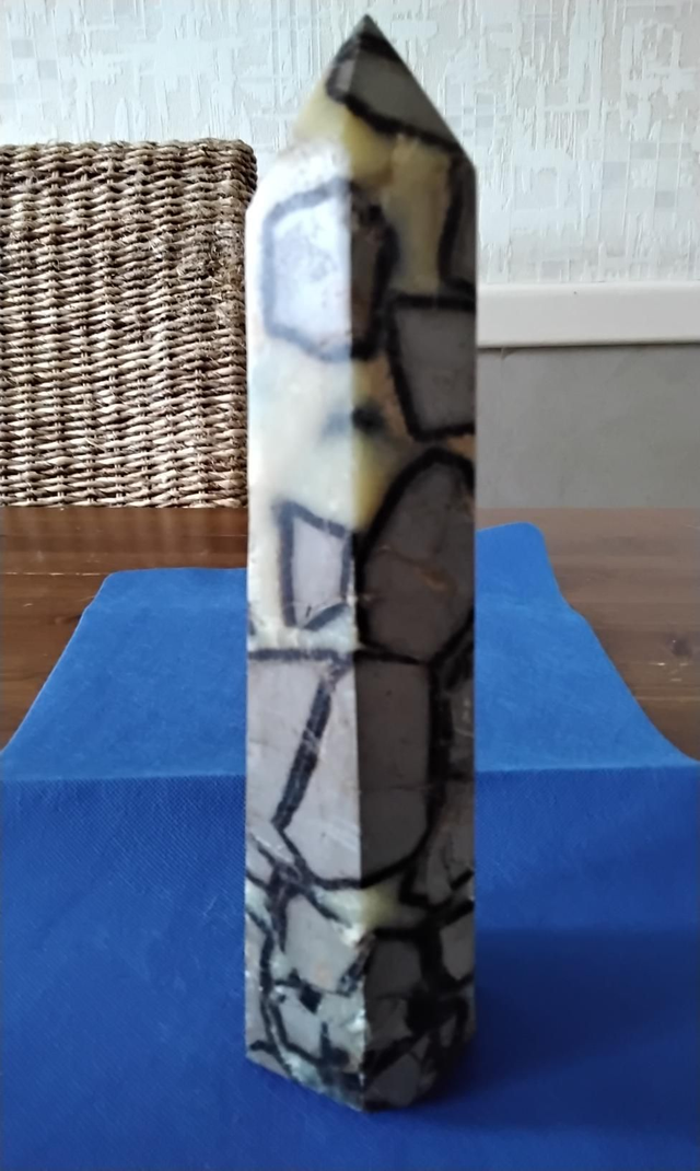 Pointe géante en Septaria 