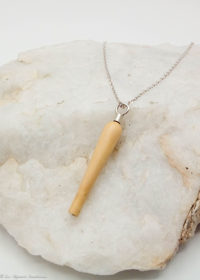 Buis - argent et oxyde de zirconium.