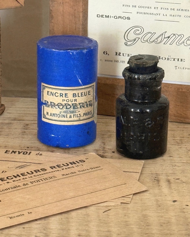 Bouteille encre pour broderie
