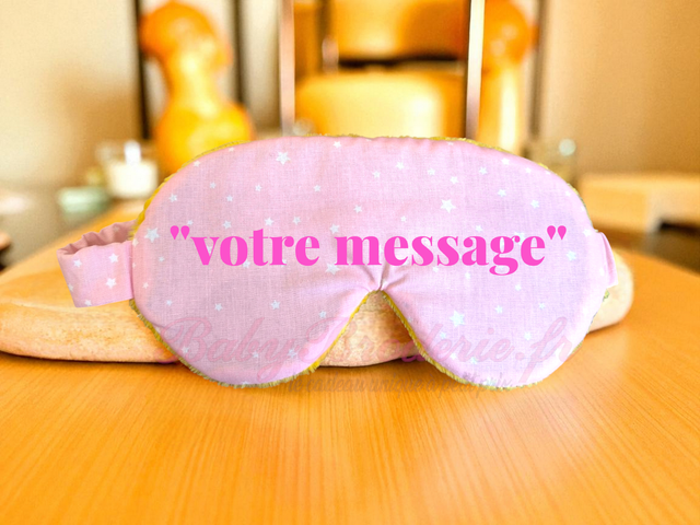 Masque rose à petite étoile et tissu peluche jaune