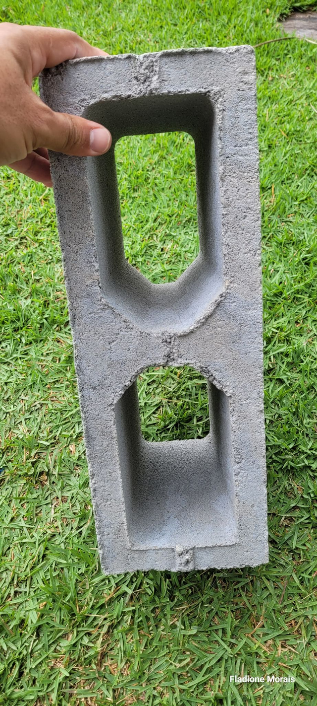 BLOCO 14X19X39 ESTRUTURAL C/ 2 FUROS VAZADO PAREDES 25MM - Preço para retirar na fábrica