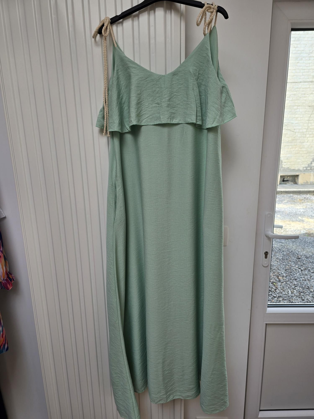 Robe longue col en V