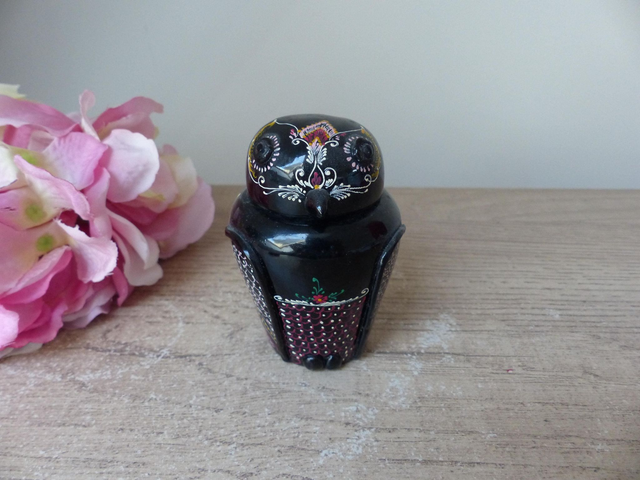 Ancienne petite boite en bois laqué forme chouette/ figurine oiseau peint à la main H 8,5 collection chouettes, artisanat d'art, cadeau