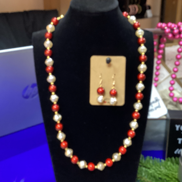 Dreampearl Kette, Bordeaux + Wachsglasperlen