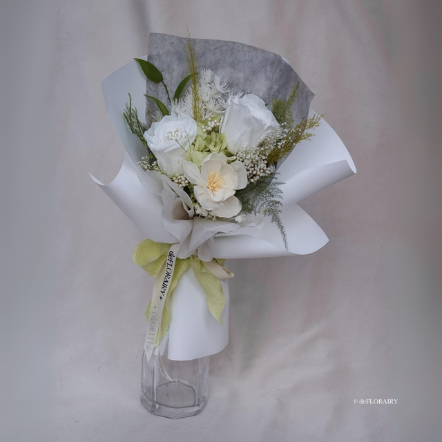 Preserved Rose Bouquet | White Flowers | Next-Day Flower Delivery in Bristol | UK-Wide Delivery