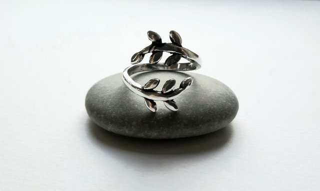 BAGUE FEUILLES NATURE PLANTE ARGENTÉE RÉGLABLE