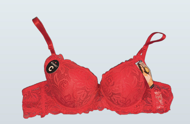 Soutien-gorge rouge – Passion assumée